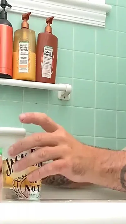 Jerking in the Bath Tub