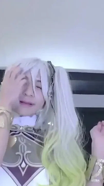 Slender Beautys Debut - a New Cosplayers First Nahida-inspired Fantasy Night