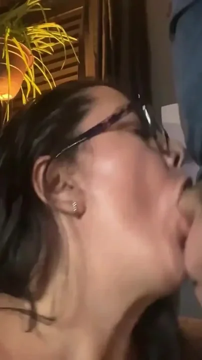 Neighbor Gets Head