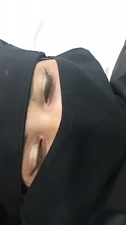 Cum on Burka Beautiful Hungry Eyes of a Muslim Girl
