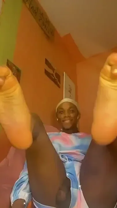 Ten toes and two lips