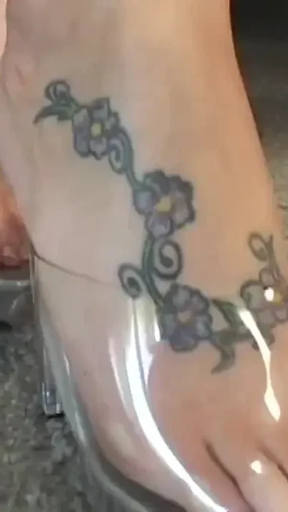 Taylor Rain Loves to Takes Big Hard Cocks in the Ass