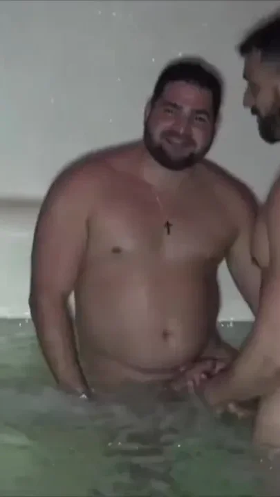 Enzo Rimenez used by chubby in jacuzzy