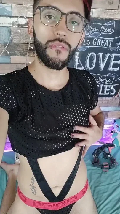 Jerking off after a horny camshow