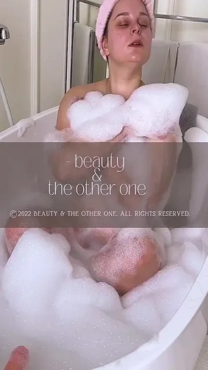 Amateur Wife Home Alone Enjoying Her Bathtime