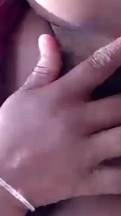 Desi girlfriend ko bola video call me dikhana to o dikhai Clip 1