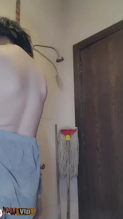 Shaving My Body Alone