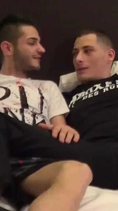 Fabien fucked bareback at the hotel with the straight boy curious from Berlin