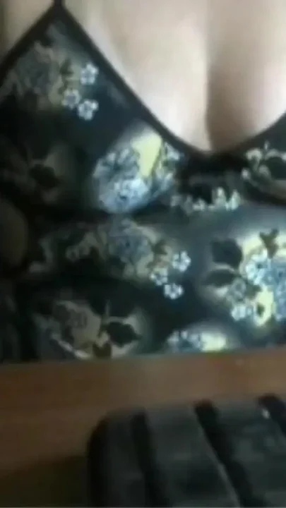 Cuckold Husband Shares His Big Noobs Wife in a Video Call with a Webcam