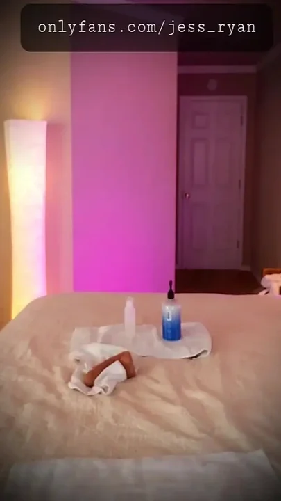 Omg Ultimate Hot Wife Jess Ryan Shaking Natural Ass