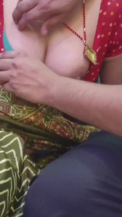 Choli Ke Piche Kya Hain ft Alisha Bhabhi Clip 1