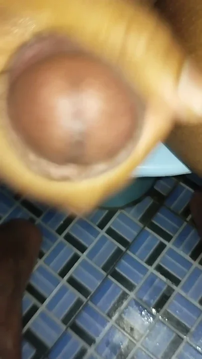 Indian boy cumshot in toilet