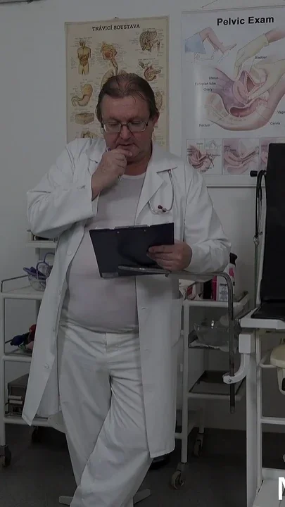 Juicy Pussy of a Sexy MILF Exposed