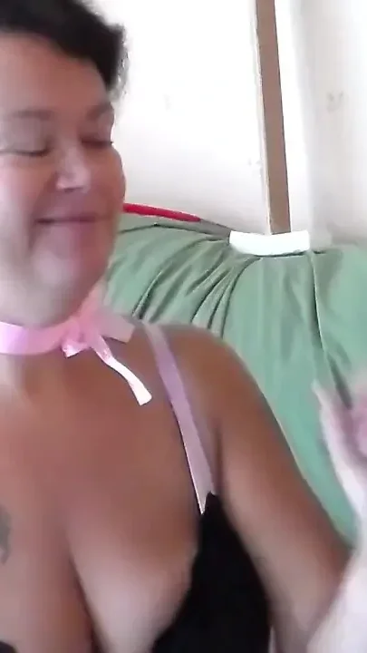 John shoots his cum on Jen's tounge