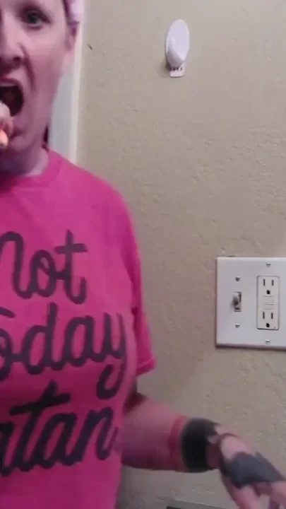 Gargling teeth brushing