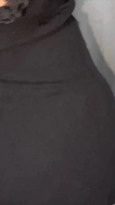 Big-butted Stepmother Sets up Christmas and Gives a Gift to Her Horny Stepson