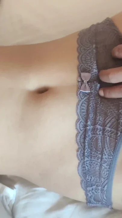 Waking up my girlfriend in the morning and playing with her big ass tight pussy