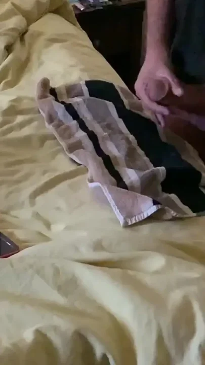 Quick Wank with a Slo Cum