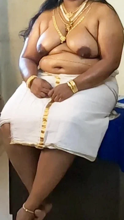 Indian Girl in Traditional Dress Topless Photoshoot in Jewelry