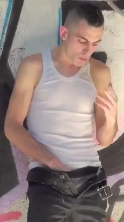 Seyx dudes fucking outdoor in discret place