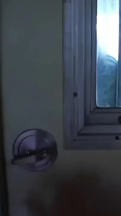 90s Girl Likes to Eat Cum in Her Tea