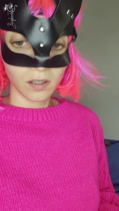 Watch me touch myself with my kitty mask and big tits