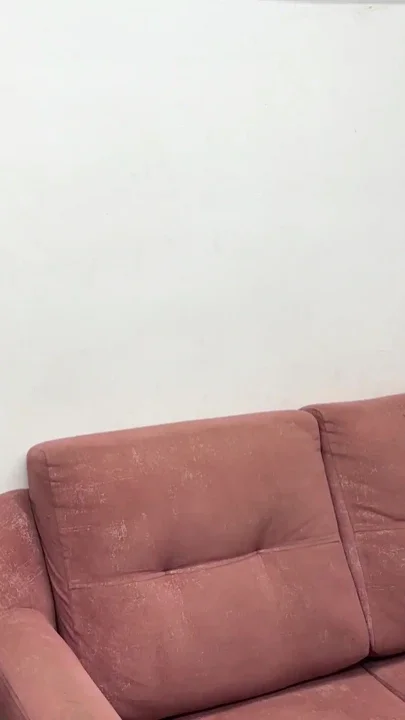 I catch my little stepsister masturbating in the living room I lower her