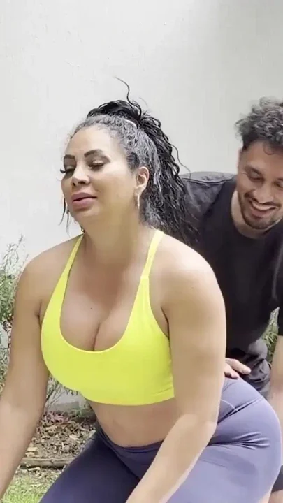 Yoga Class with Gali Diva Mexico Clip 1
