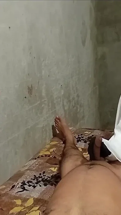 Pakistani Muslim Women Was Riding on Uncut Dick