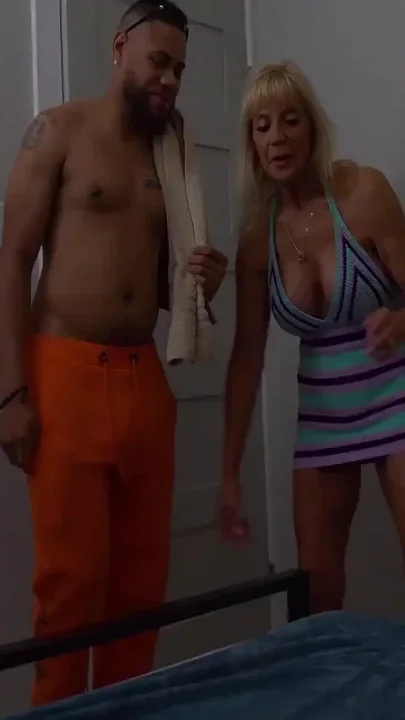 Texas GILF Loves BBC