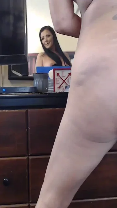 I jiggle my ass just for you
