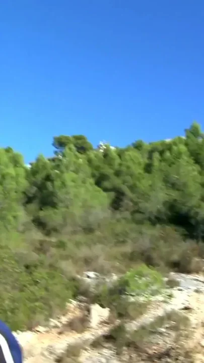 Outdoor photoshoot leads to porn shoot