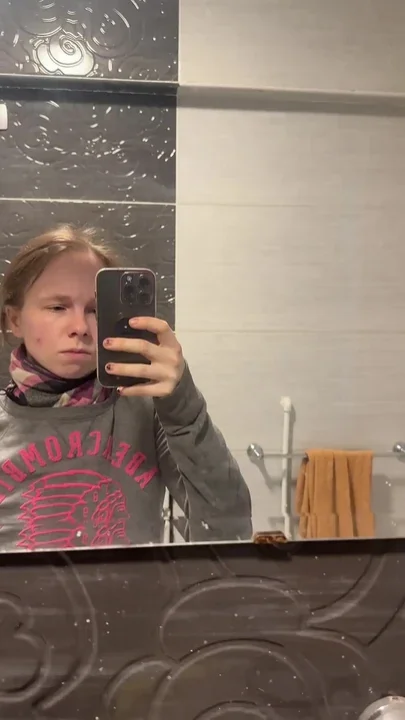 Razor Slides Into My Pussy