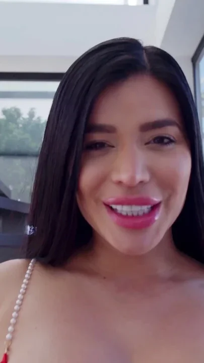 Latina Explosive Sara Retali Gangbang Wild