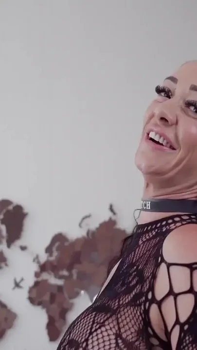 Dutch Slut 40 Big Ass Pulled Open Fist to the Wrist & Piss Load in the Mouth
