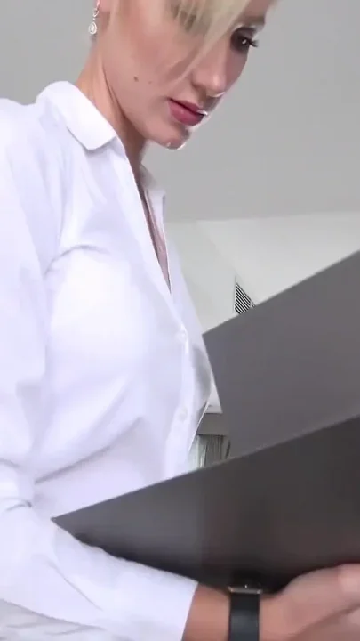 642 the Boss Was Caught Cummed in All Secretarys Shoe