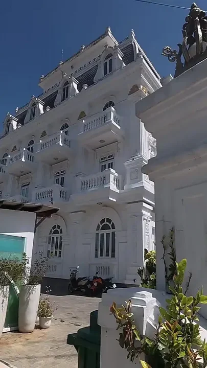 Real Princess Gets Her First Anal