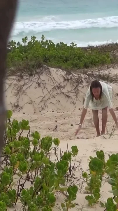 Under the palms in Punta Cana my friend gets the hot blowjob