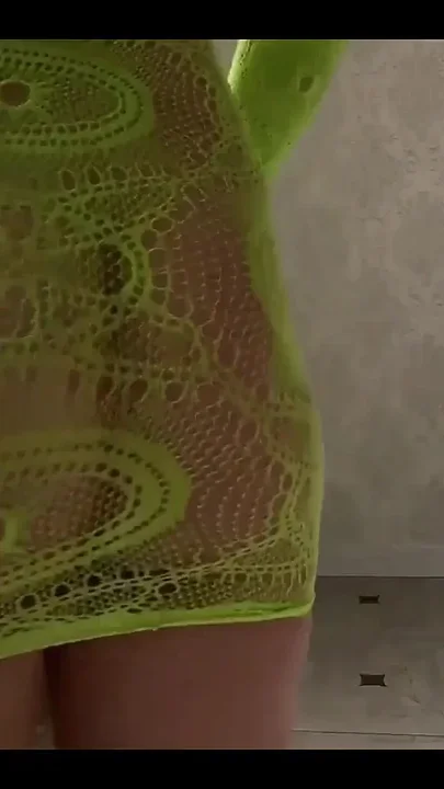 Sexy Curvy Girl Fingering Pussy
