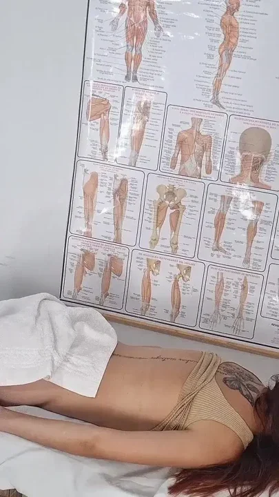 Clandestine masseuse fucks his clients Clip 1