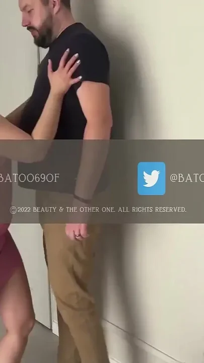 Amateur wife gives a surprise blowjob