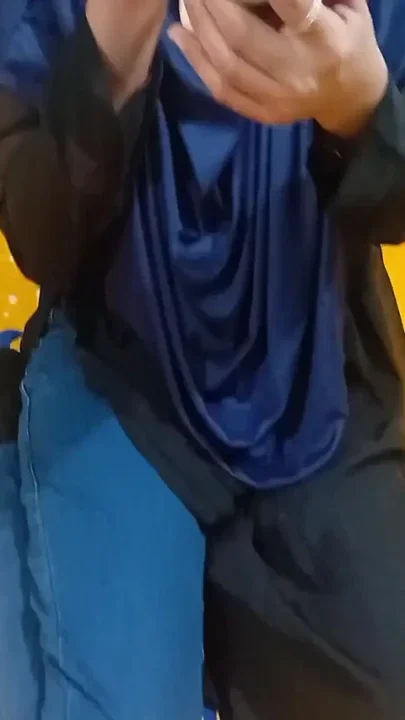 Muslim Desi Bhabhi Jaan Lip Kissing and Fucking