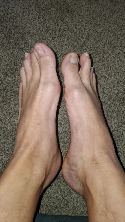 Do you like rough many feet and toes