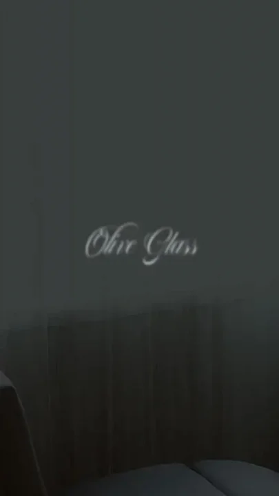 Suite Encounter with Olive Glass