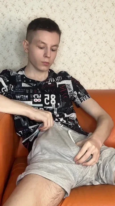 Need a Good Jerk off with My 23 Cm Cock After Dinner