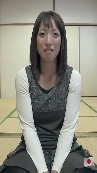 Hot Japanese MILF wants to serve our cock POV