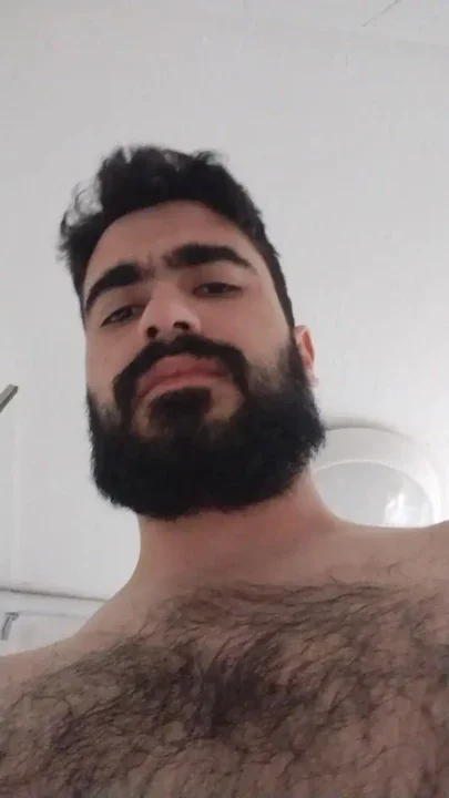 BIG BRO SPITS AT U