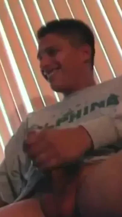 This sit he big cock of Juoien m straigth friend