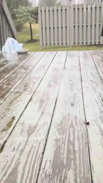 Rain-soaked Muscle Jerk Explosive Outdoor Cum Under the Storm