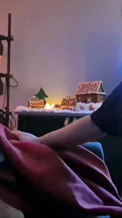 Casual wank led to cum in her mouth Clip 1